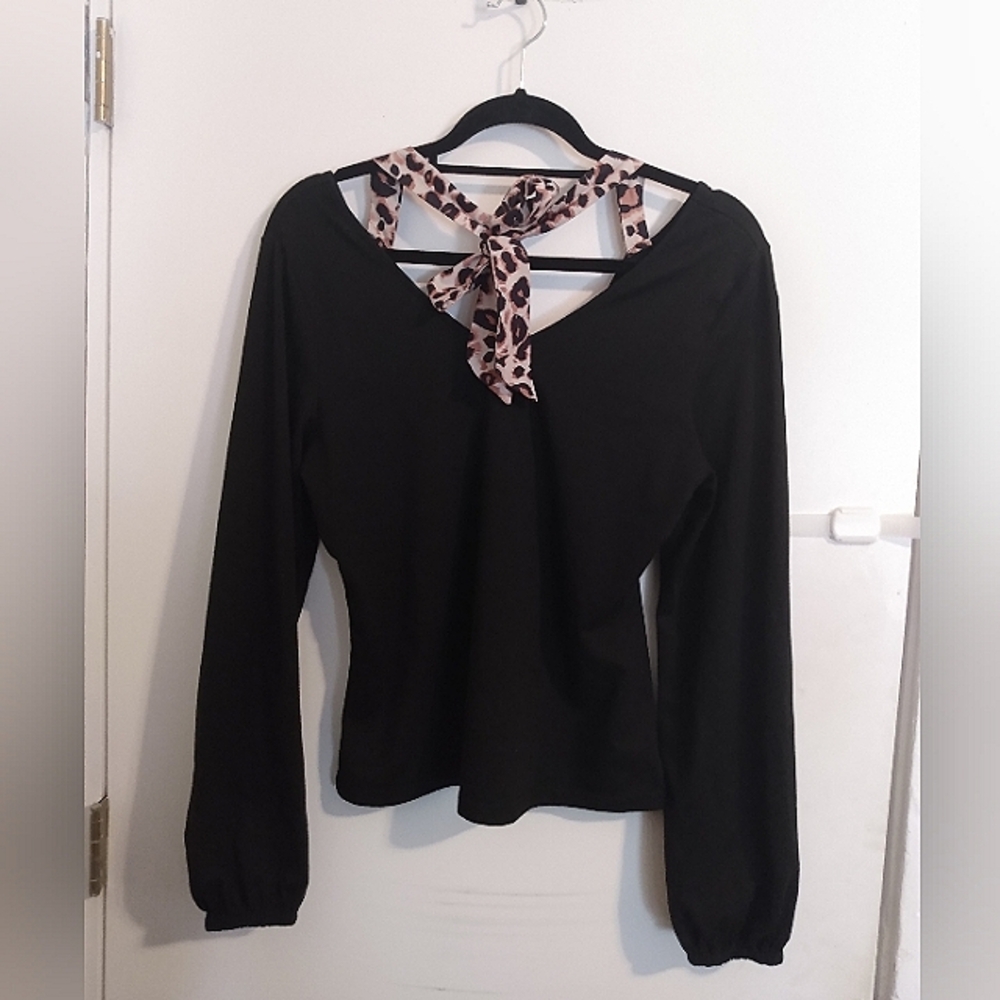 Shein Women's Size XL Black Leopard Long Sleeve Top